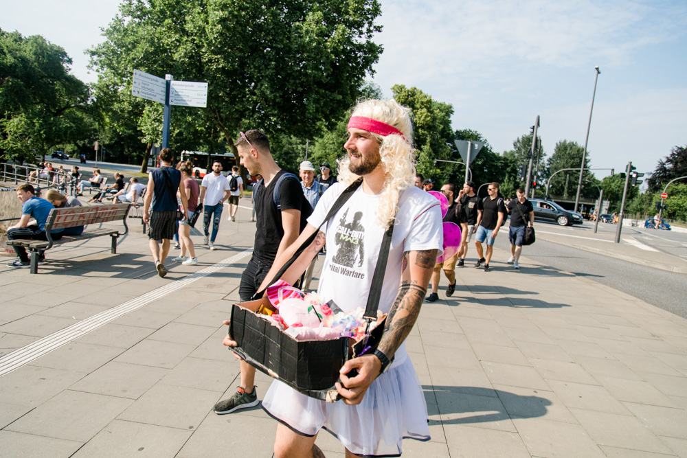 Irrer Junggesellenabschied an der Alster mit Kopfsprung